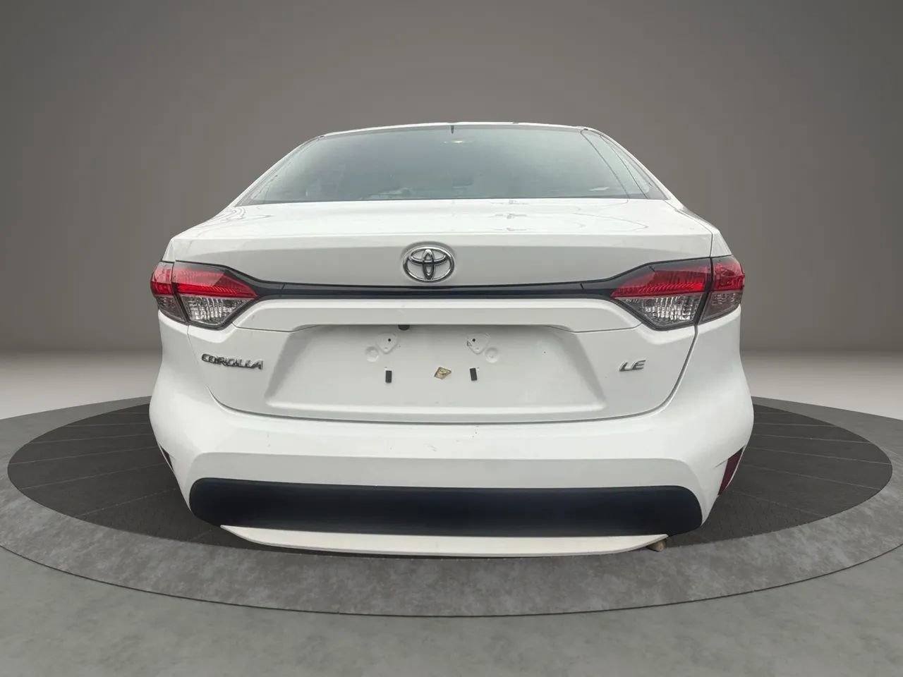 Used 2022 Toyota Corolla LE image 6