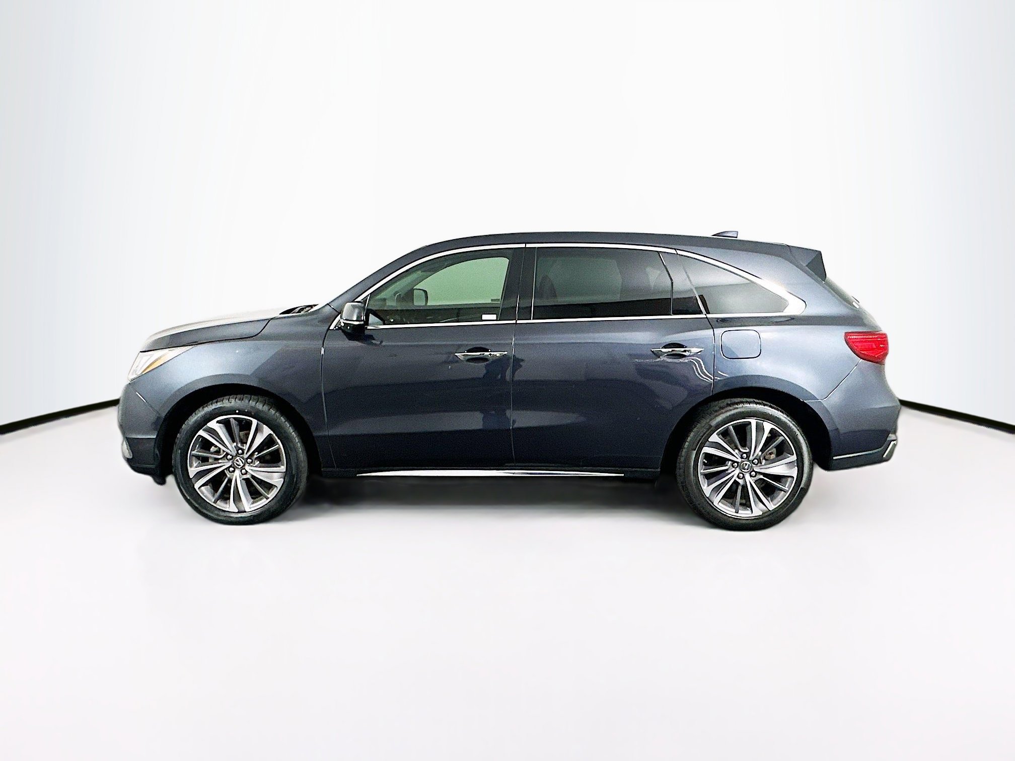 Used 2019 Acura MDX FWD w/ Technology Package image 4