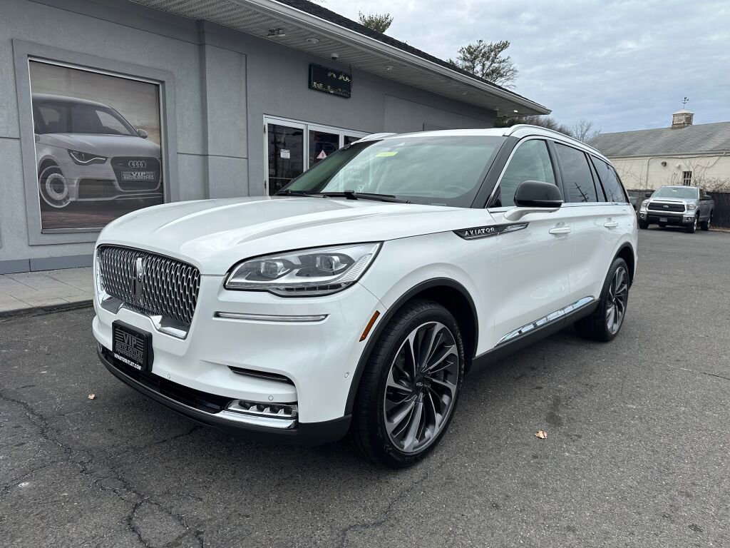 Used 2020 Lincoln Aviator Reserve w/ Equipment Group 202A image 3