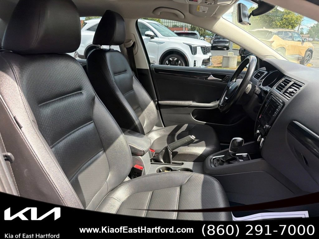 Used 2016 Volkswagen Jetta SEL w/ Lighting Package FWD image 10