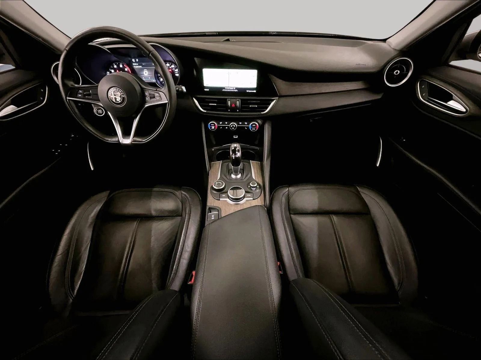 Used 2018 Alfa Romeo Giulia Ti RWD image 16