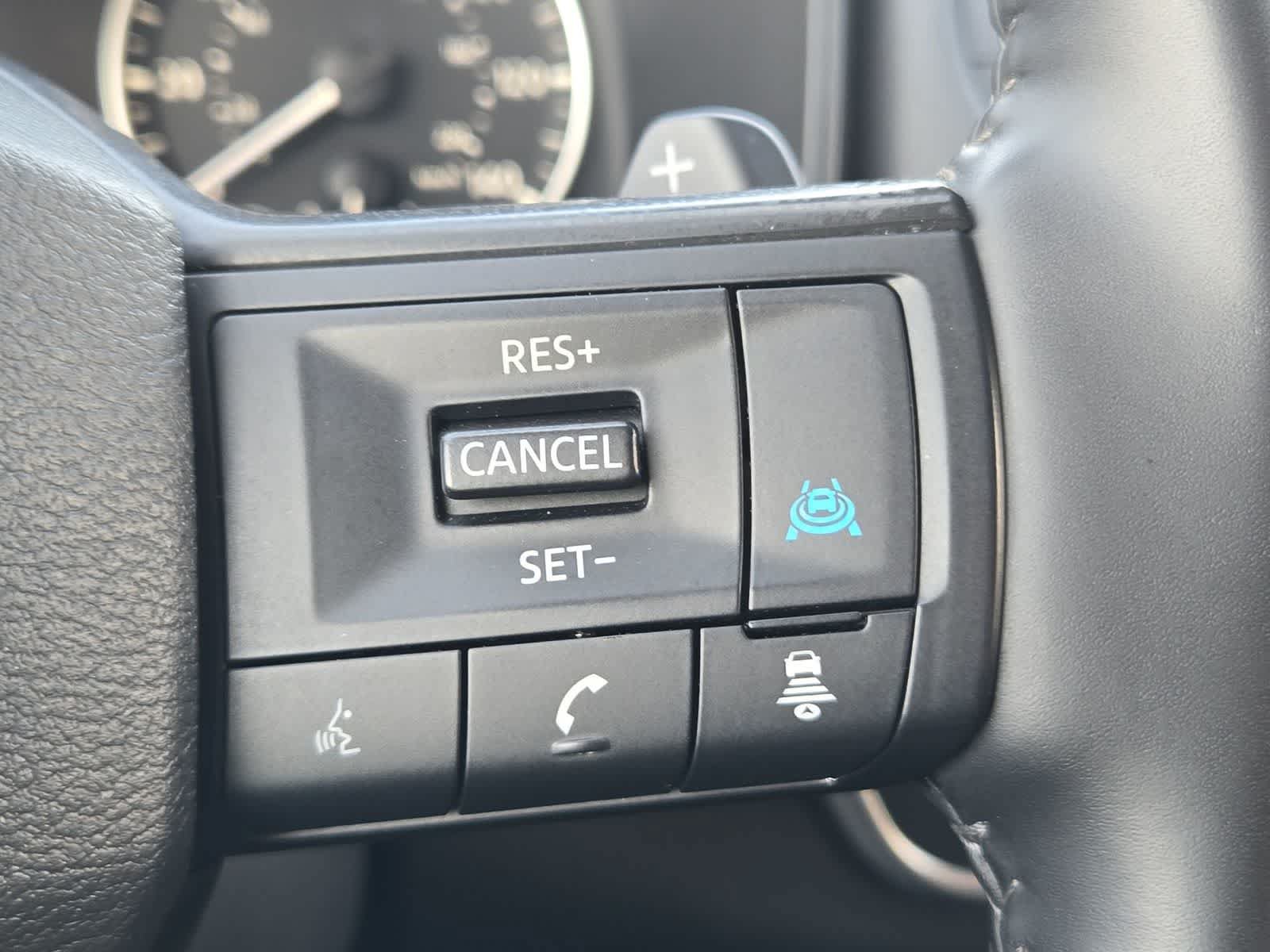 Used 2025 Nissan Rogue SV AWD/4WD image 24