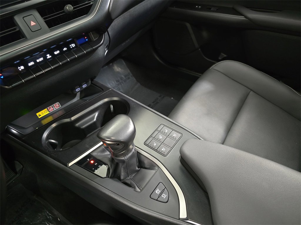 Used 2024 Lexus UX 250h F Sport image 25