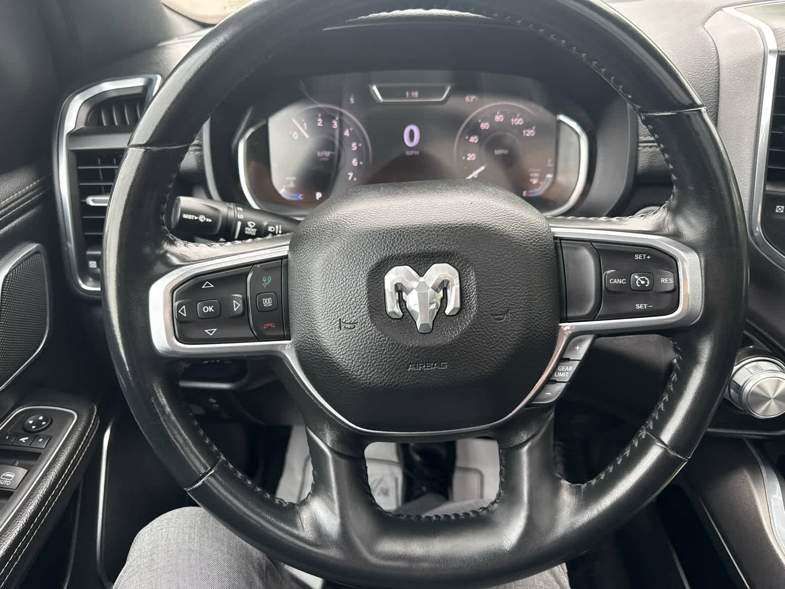 Used 2024 RAM 1500 Laramie AWD/4WD image 20