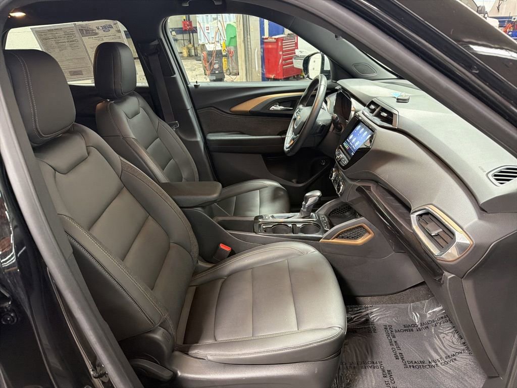 Used 2023 Chevrolet TrailBlazer ACTIV w/ Sun and Liftgate Package image 9