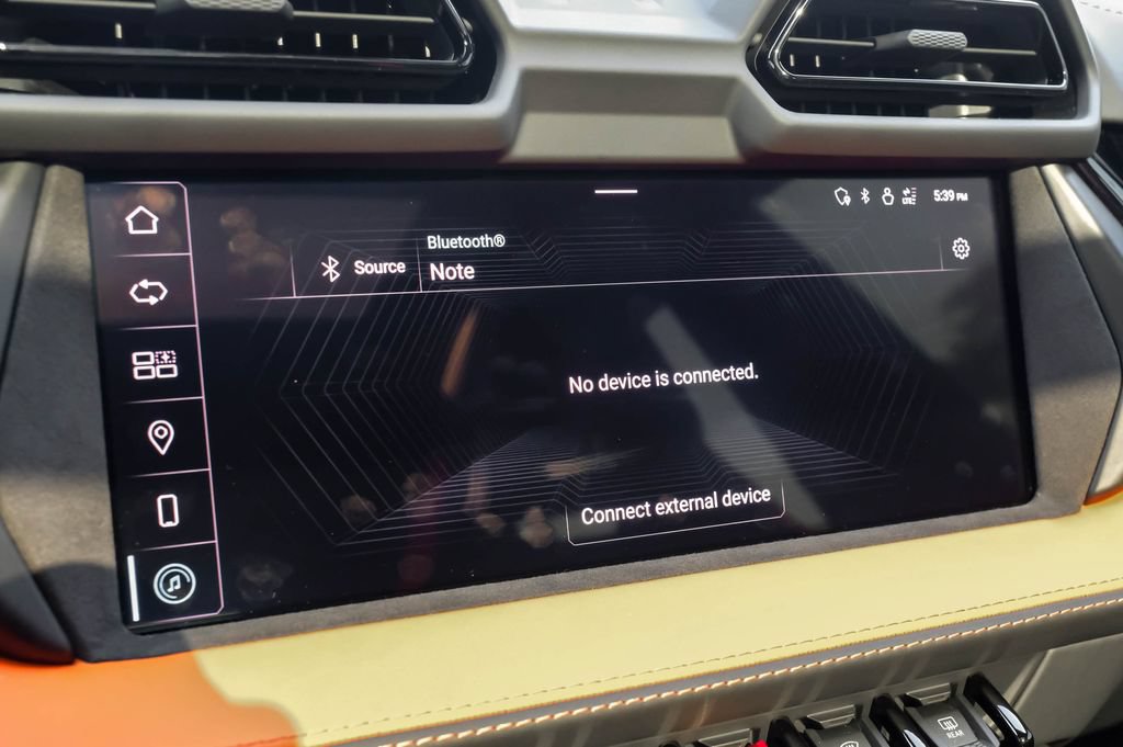 Used 2025 Lamborghini Urus SE AWD/4WD image 35