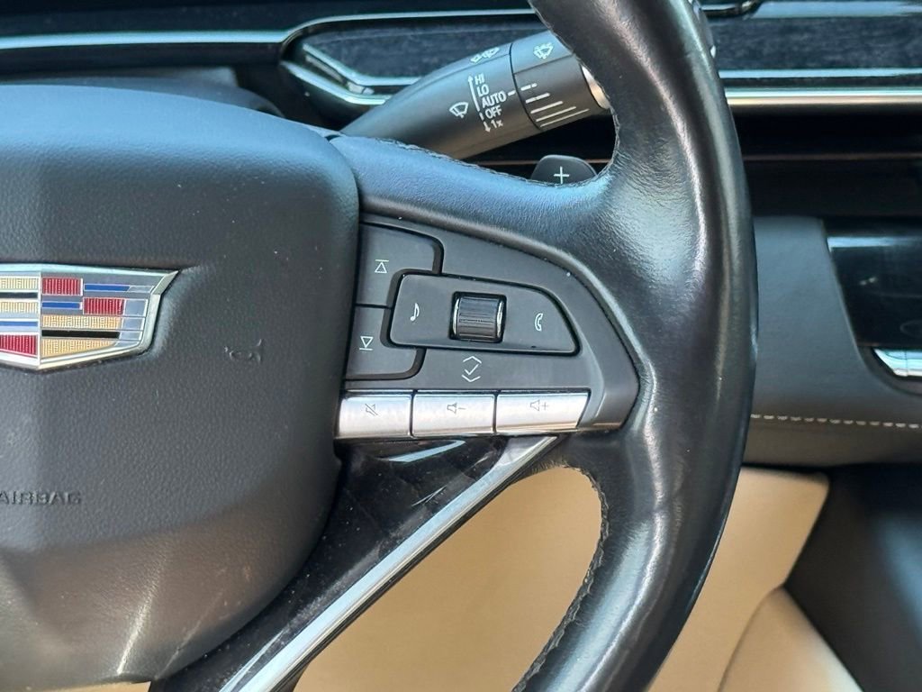 Used 2021 Cadillac Escalade Premium Luxury AWD/4WD image 27