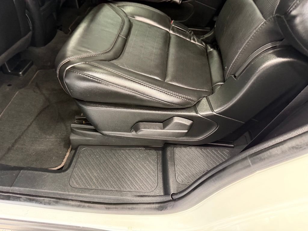 Used 2022 Ford Explorer Platinum w/ Equipment Group 601A AWD/4WD image 20