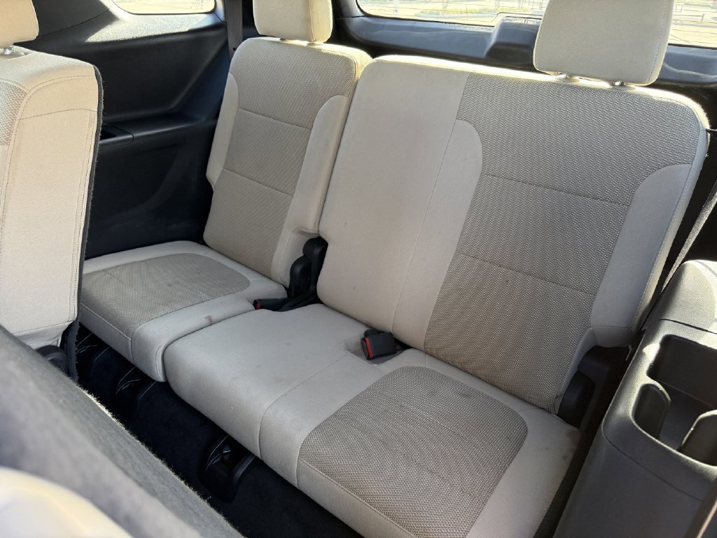 Used 2023 Chevrolet Traverse LS FWD image 27