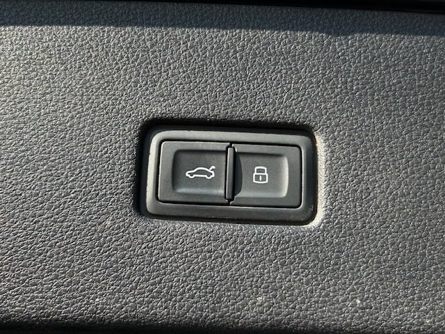 Used 2021 Audi Q8 Premium Plus AWD/4WD image 10