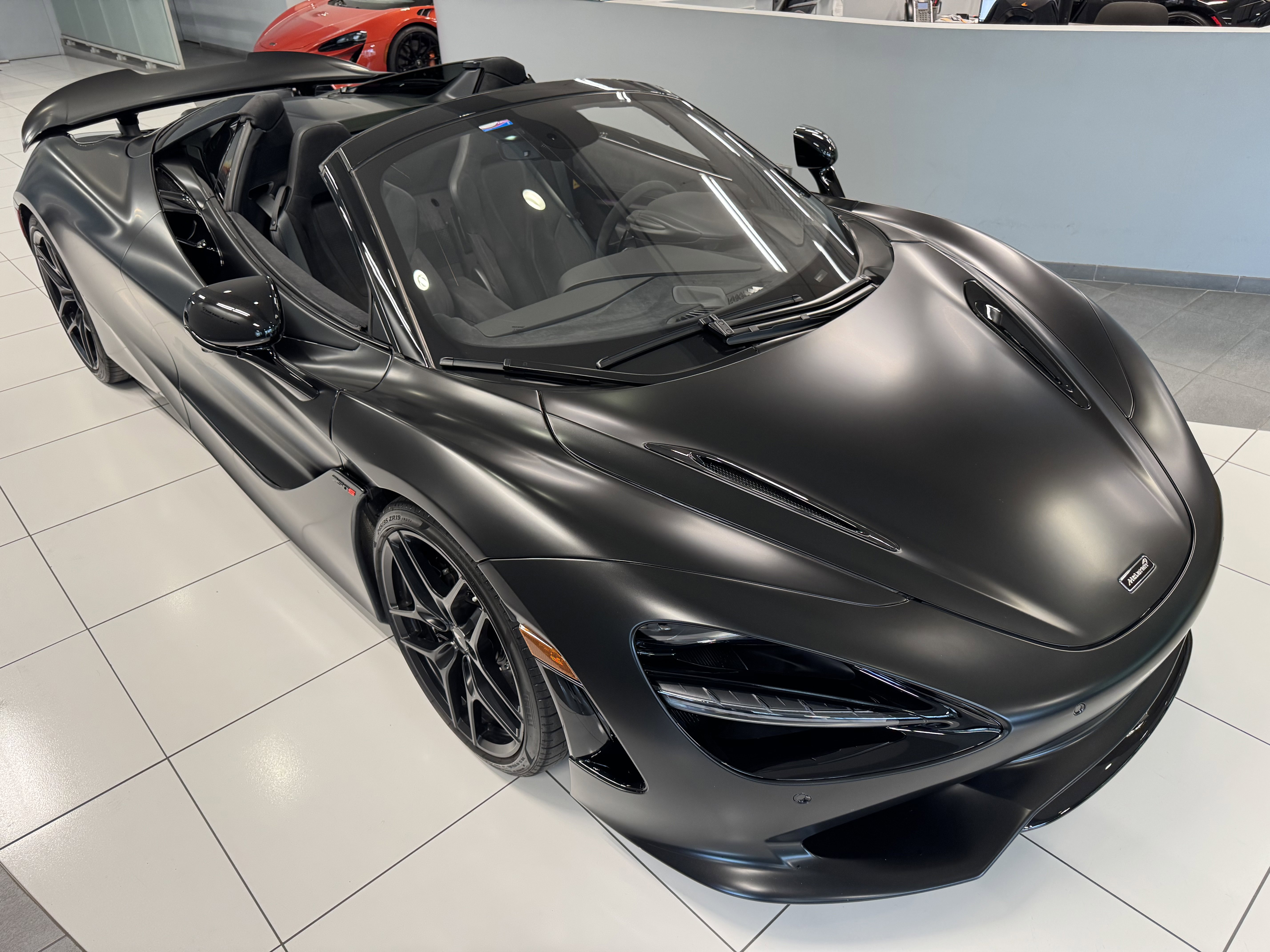 Used 2024 McLaren 750S Spider image 8