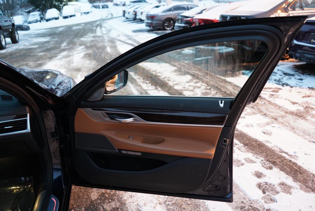 Used 2018 BMW 750i xDrive image 77