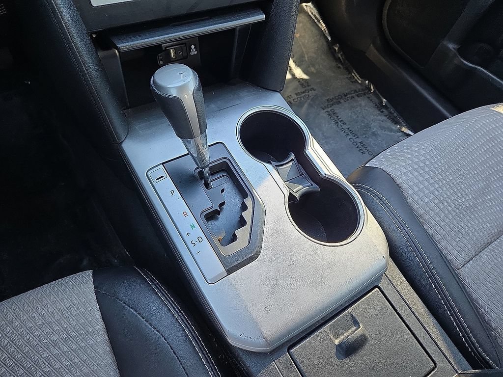 Used 2013 Toyota Camry SE FWD image 28