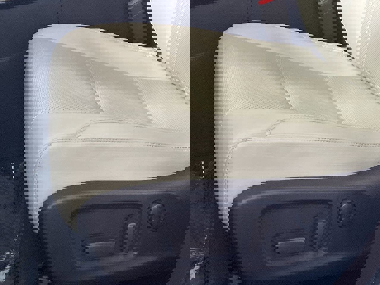 Used 2020 Lexus RX 350L FWD w/ Premium Package image 20