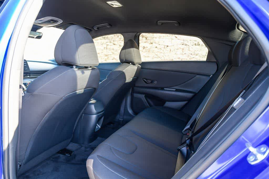 Used 2025 Hyundai Elantra Sport FWD image 18