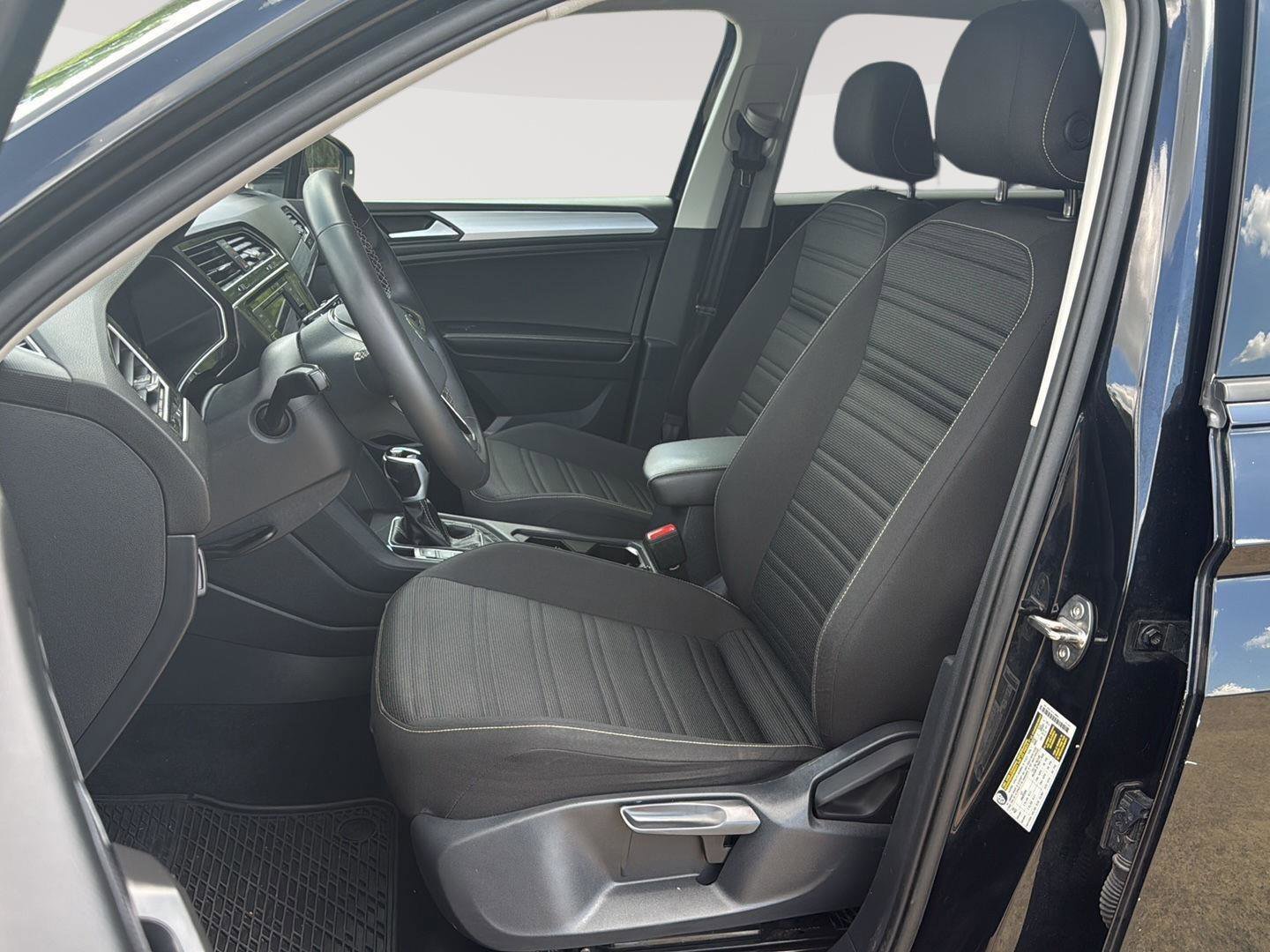 Used 2024 Volkswagen Tiguan S image 10