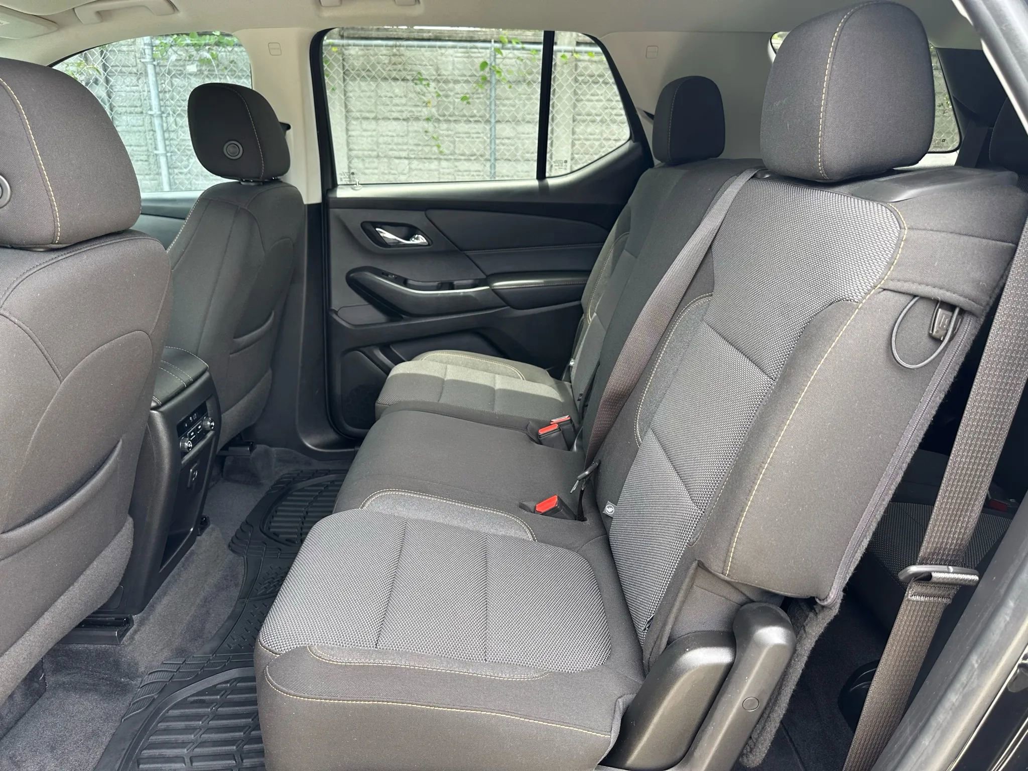 Used 2020 Chevrolet Traverse LS image 11