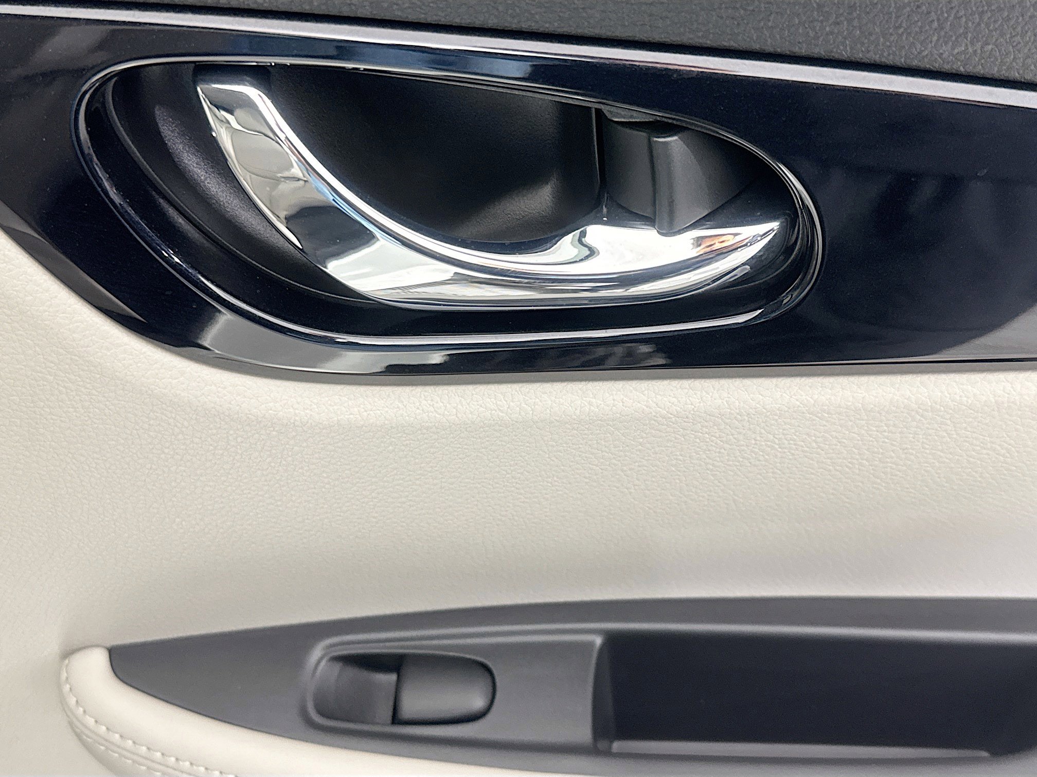 Used 2019 Nissan Rogue Sport SL w/ Premium Package image 30