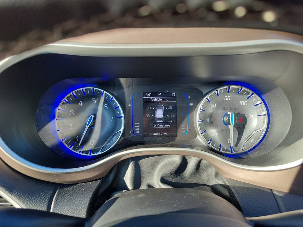 Used 2023 Chrysler Voyager LX image 24