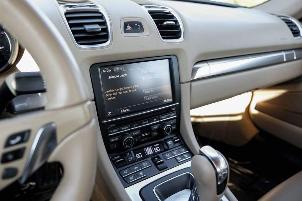 Used 2015 Porsche Cayman image 18