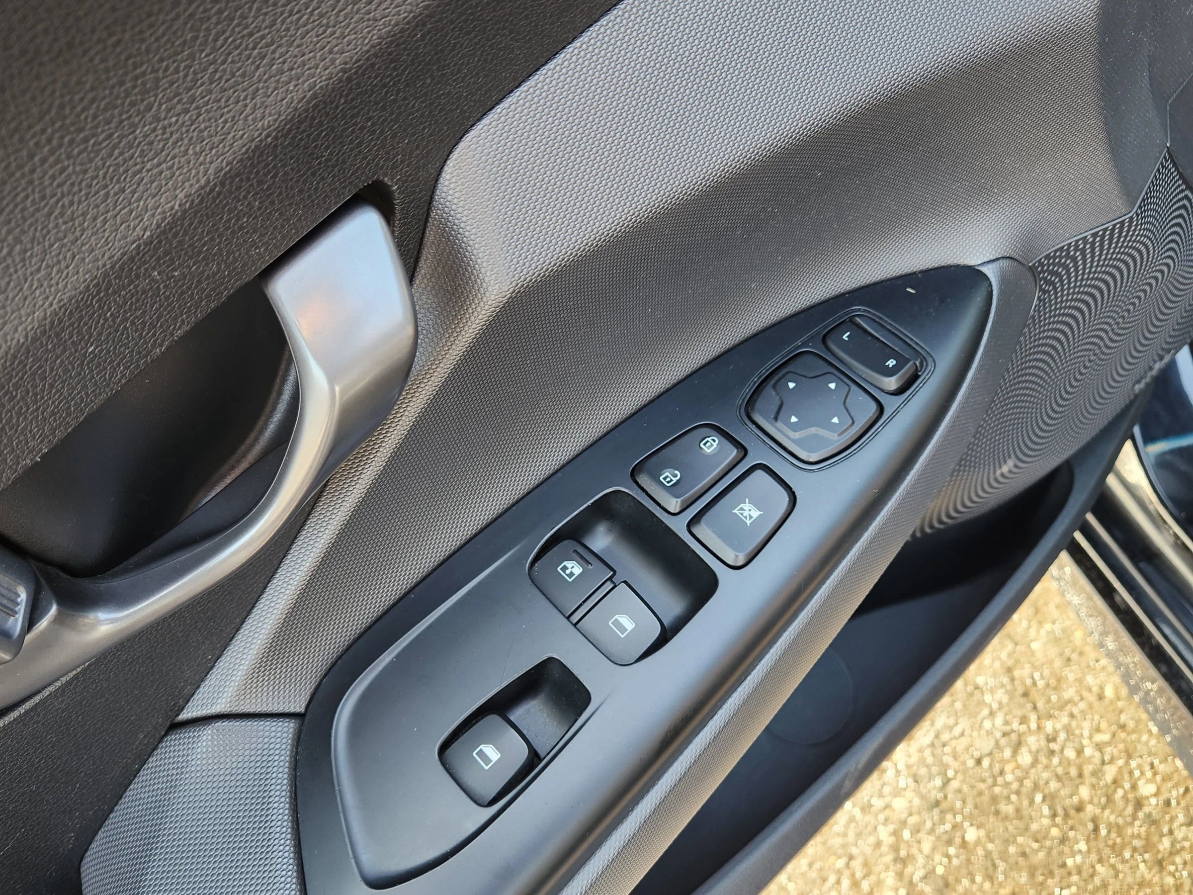 Used 2020 Hyundai Veloster Turbo image 20