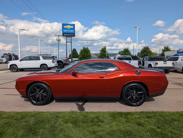 Used 2020 Dodge Challenger SXT w/ Blacktop Package RWD image 5