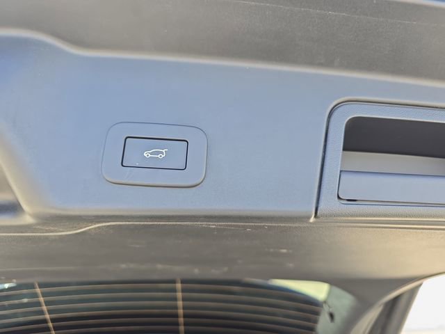 Certified 2025 Land Rover Range Rover Evoque S image 16