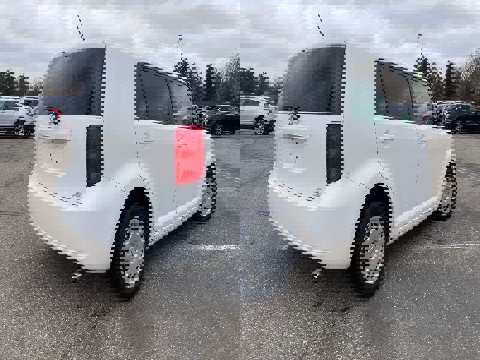 Used 2009 Scion xB image 2