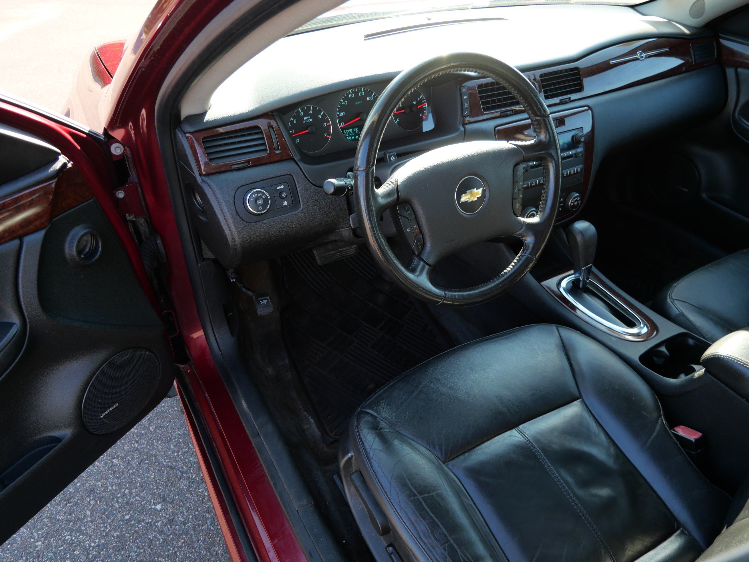 Used 2011 Chevrolet Impala LT w/ Luxury Edition Package FWD image 21