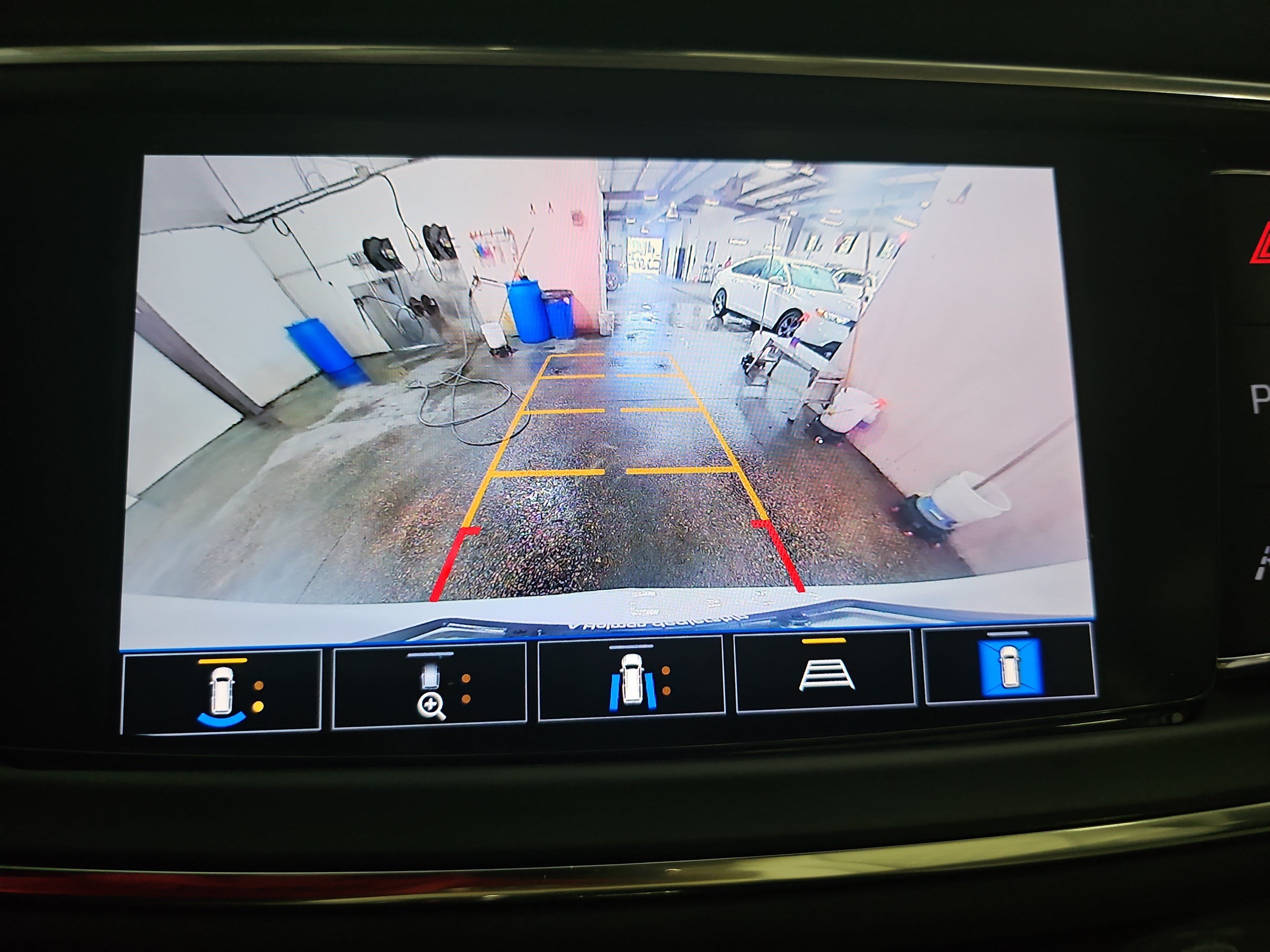 Used 2022 Buick Enclave Avenir w/ Avenir Technology Package FWD image 26