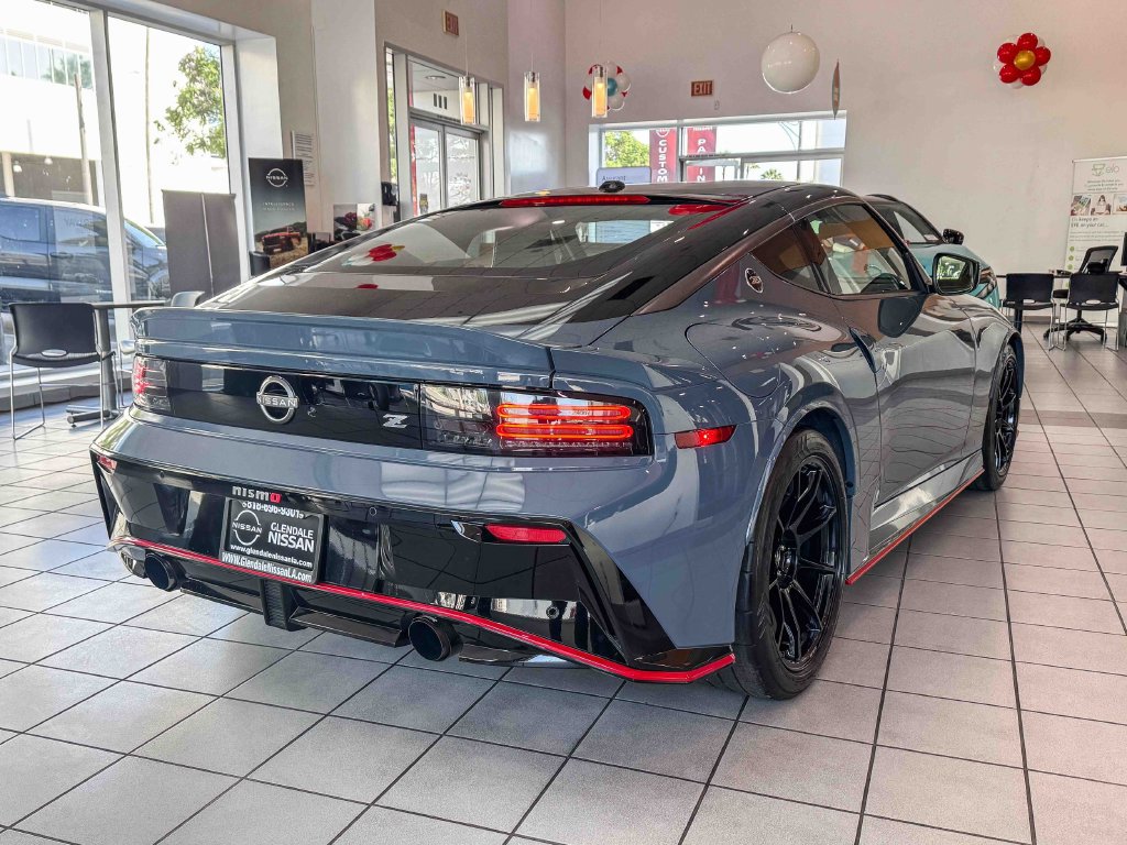 Certified 2024 Nissan Z Performance w/ Floor Mat Package RWD image 8