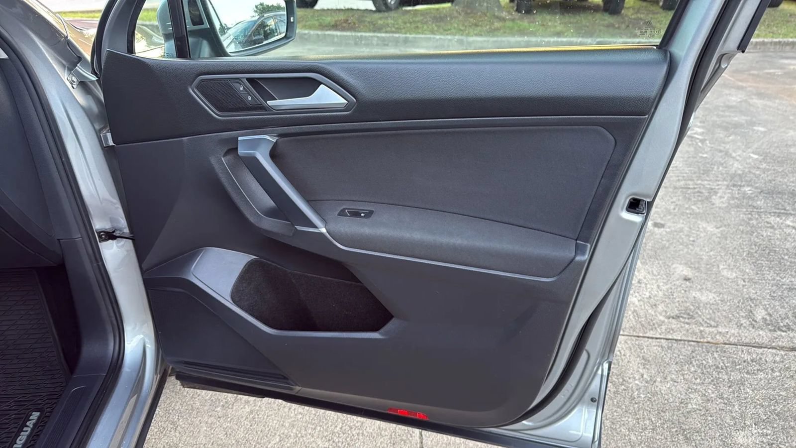 Used 2020 Volkswagen Tiguan S FWD image 25