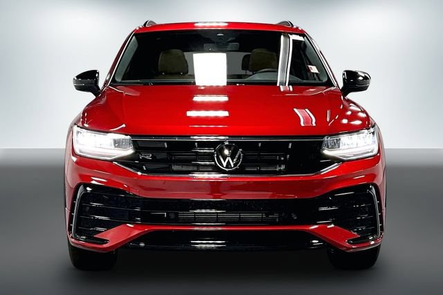 Used 2024 Volkswagen Tiguan SE R-Line AWD/4WD image 2