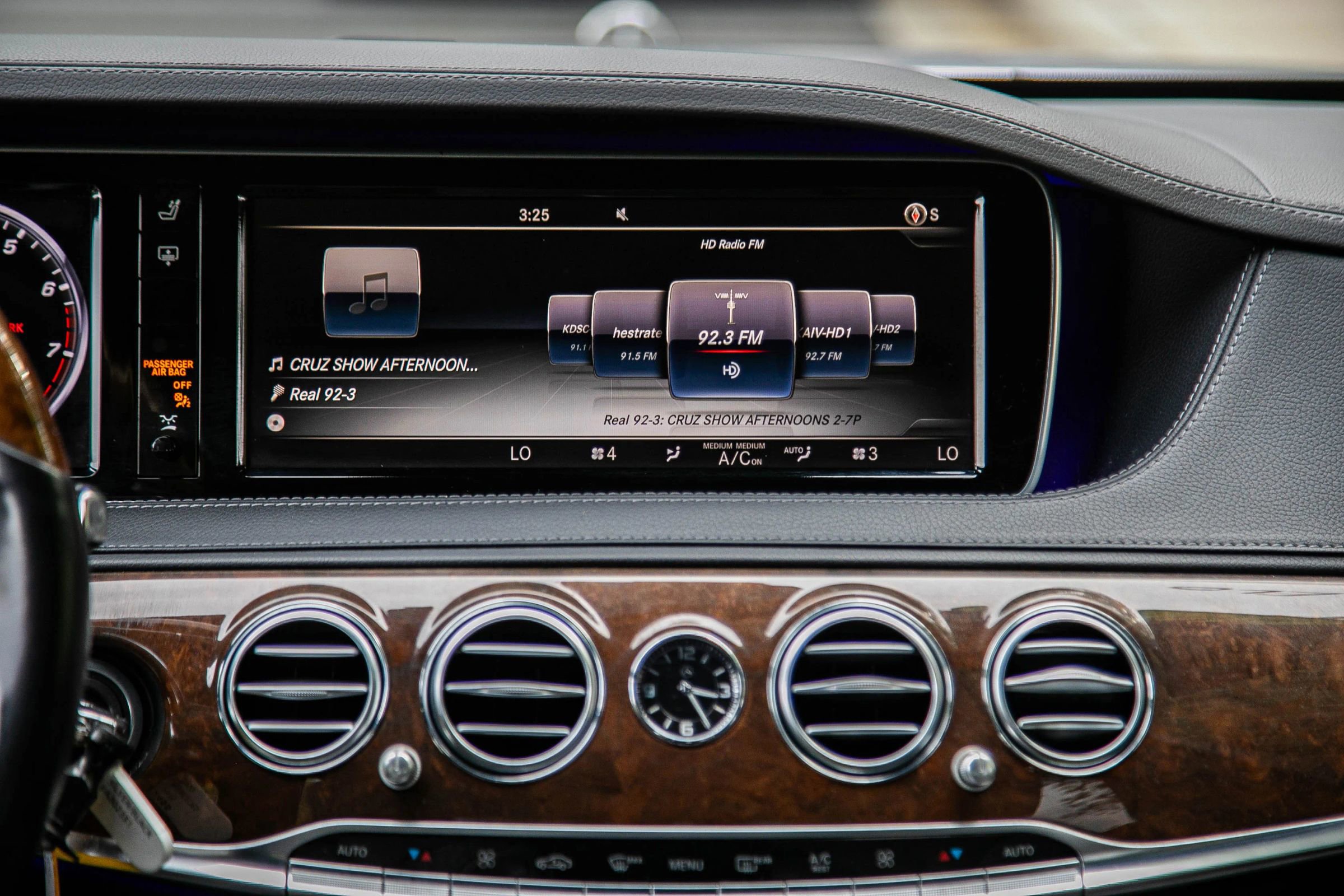 Used 2015 Mercedes-Benz S 550 S 550 Sedan 4D image 23