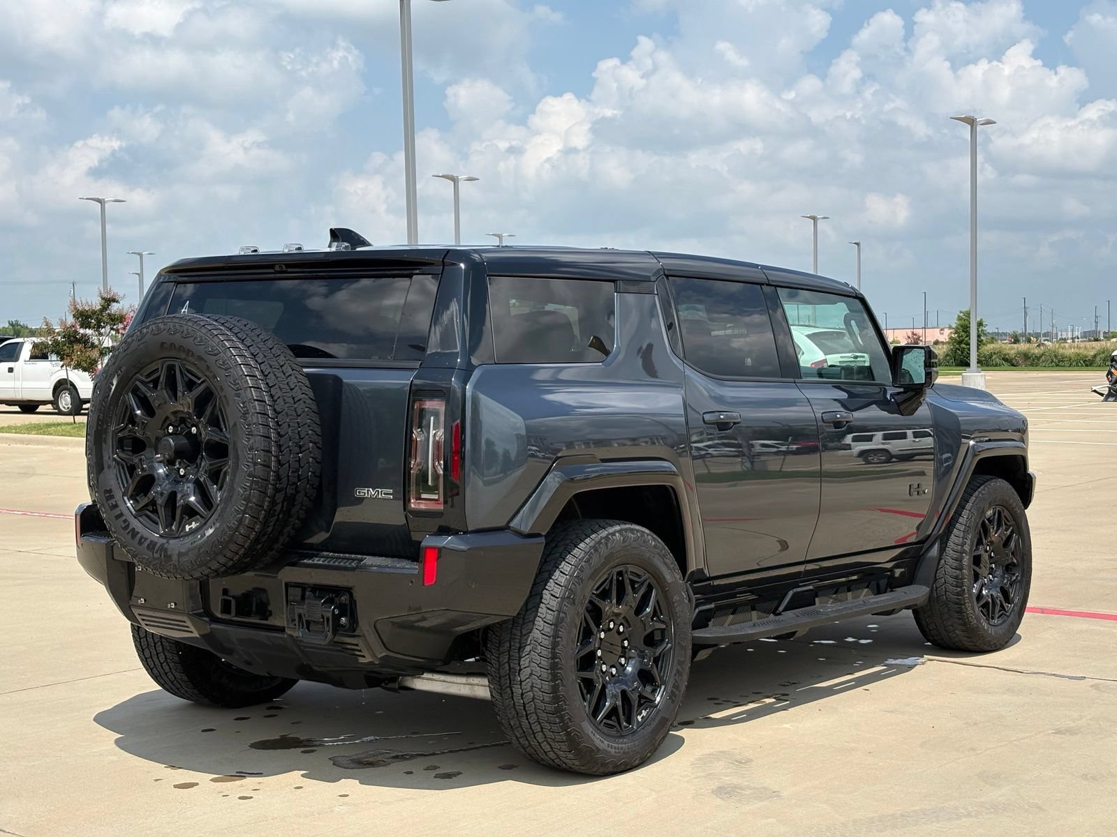 Used 2025 GMC Hummer EV 3X w/ LPO, Dark Essentials Package AWD/4WD image 7