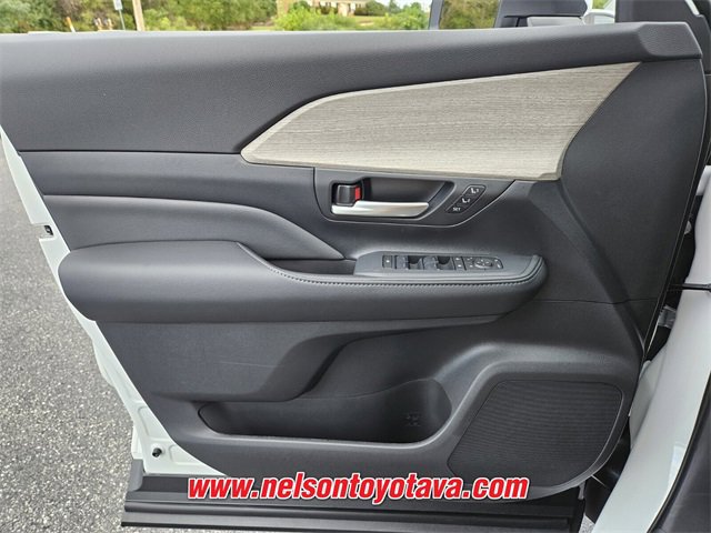 New 2026 Toyota Grand Highlander Limited image 14