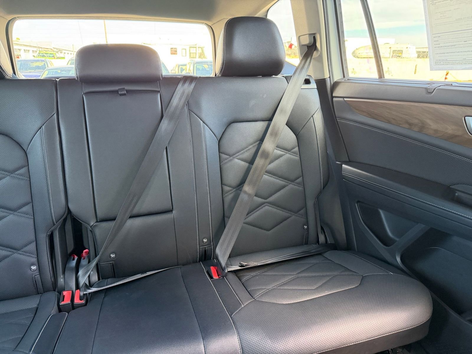 Used 2025 Volkswagen Atlas SE AWD/4WD image 40