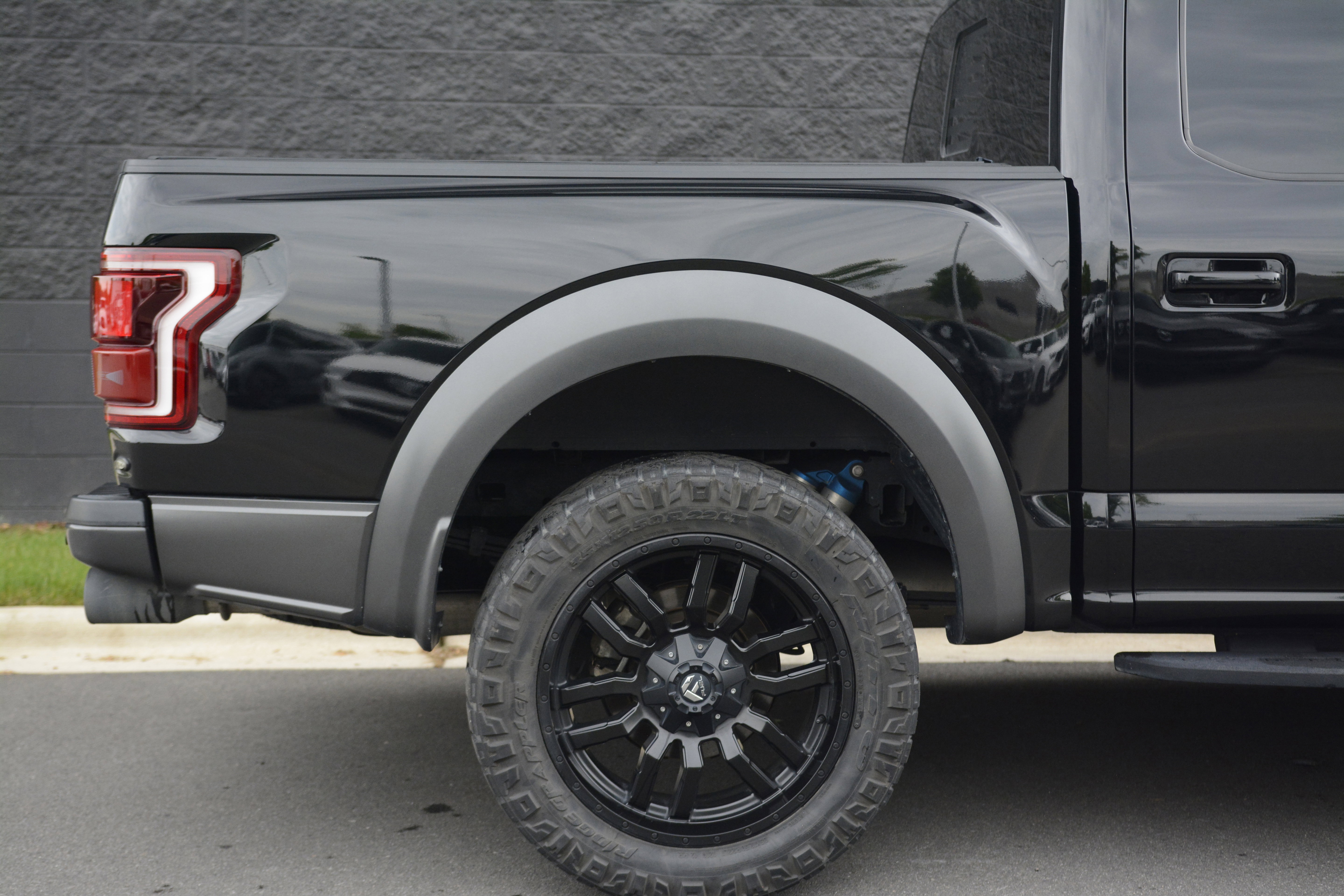 Used 2018 Ford F150 Raptor w/ Equipment Group 802A Luxury AWD/4WD image 41