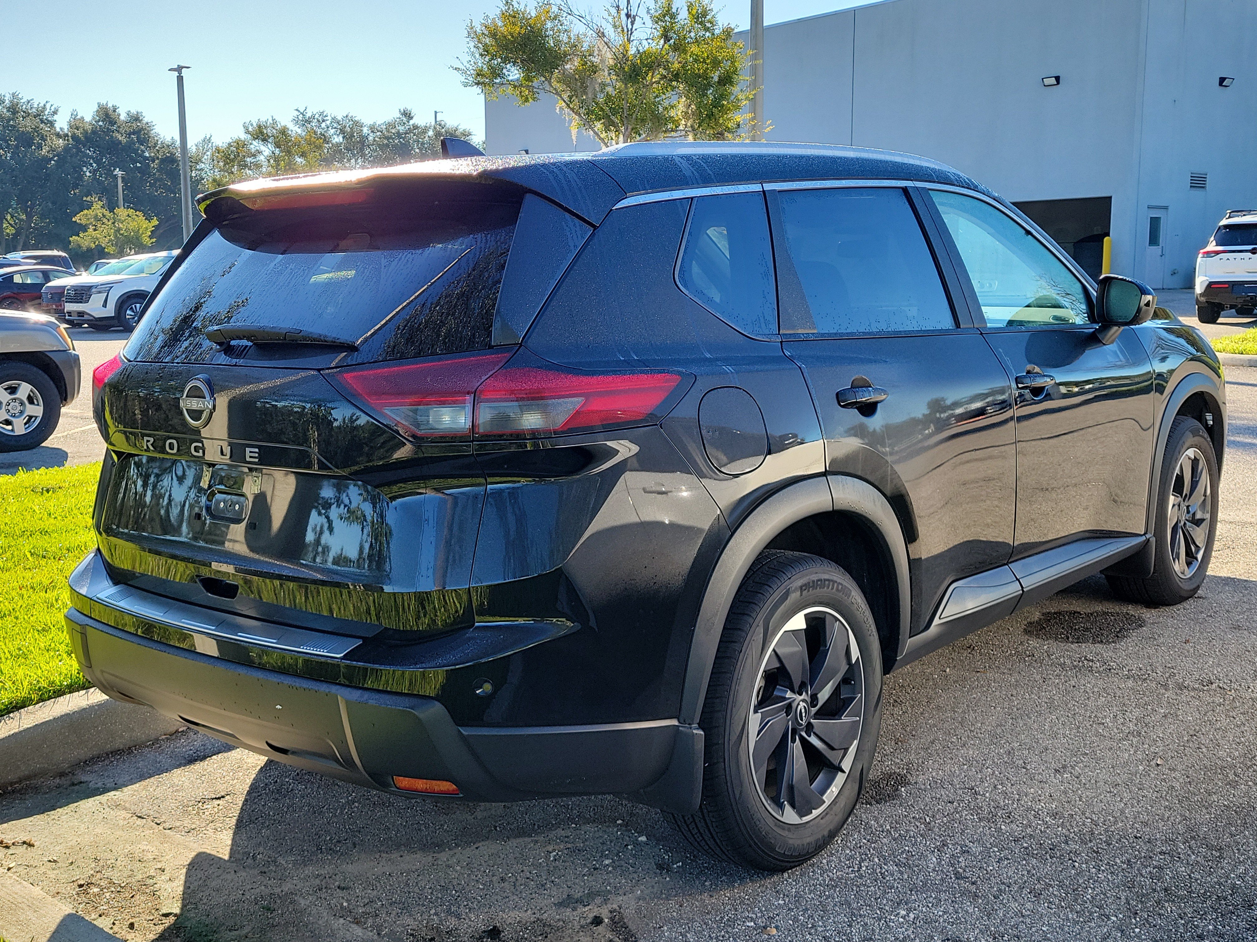 Certified 2025 Nissan Rogue SV w/ SV Premium Package FWD image 3