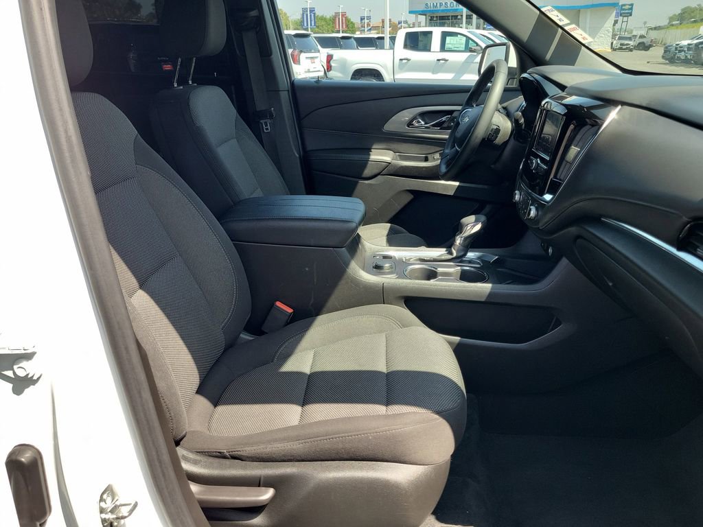 Used 2023 Chevrolet Traverse LT image 16