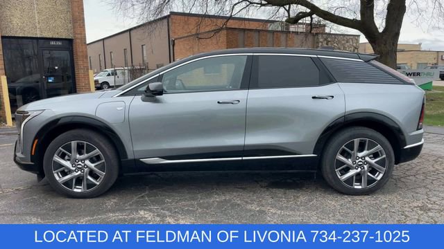 Certified 2025 Cadillac Optiq Luxury 1 w/ LPO, Floor Liner Package image 5