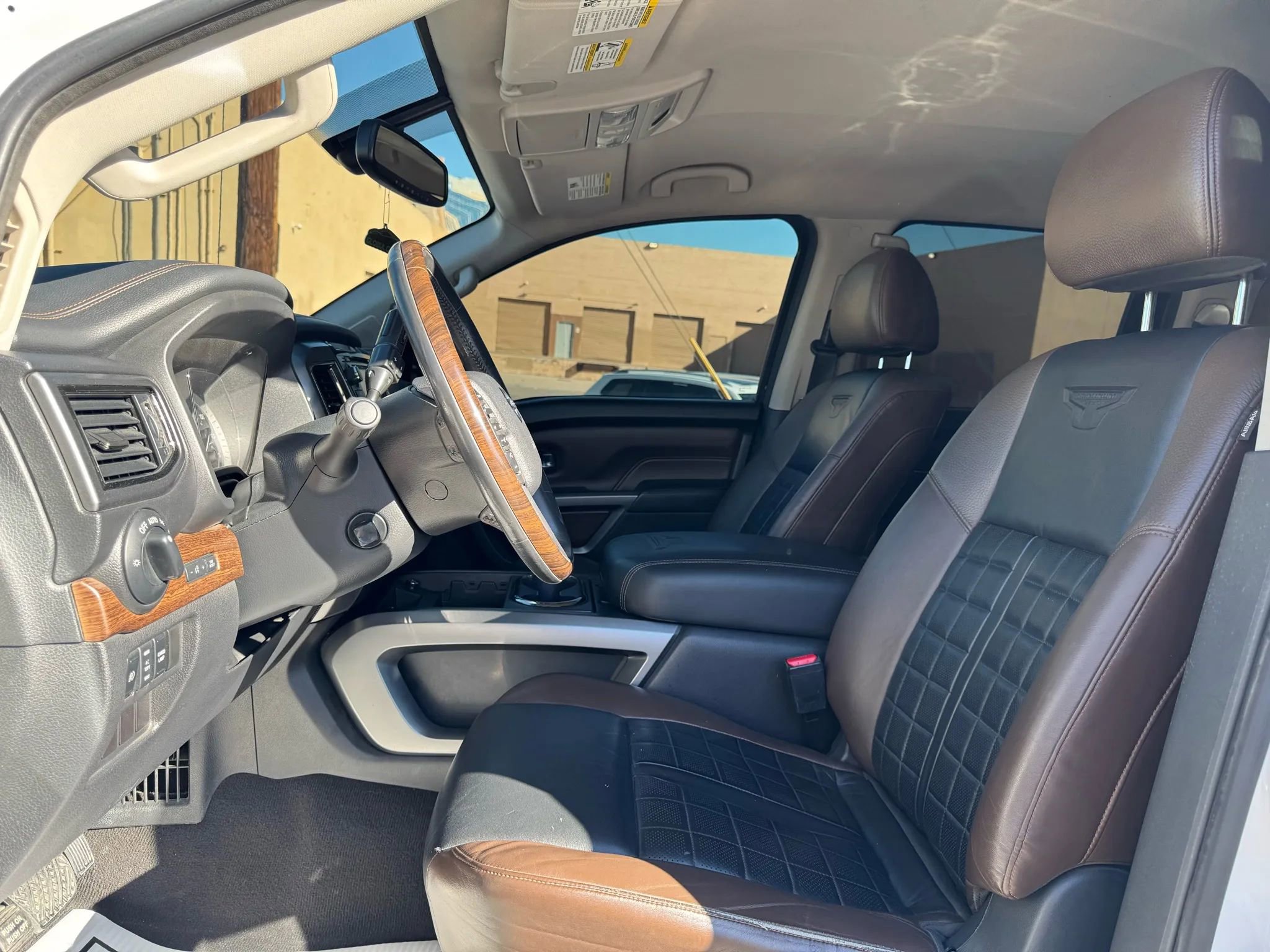 Used 2017 Nissan Titan Platinum Reserve image 11