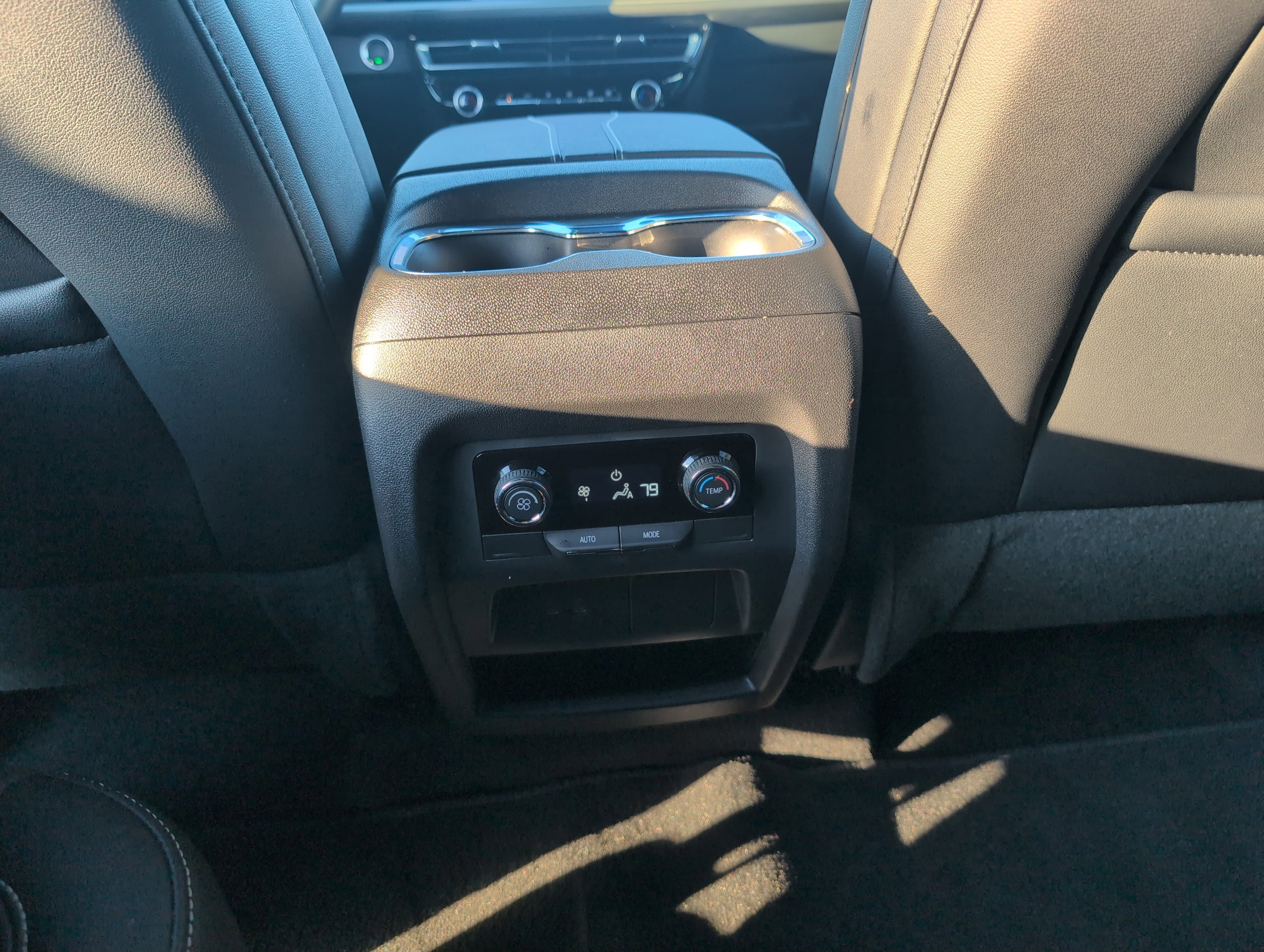 Used 2025 Chevrolet Traverse LT image 26