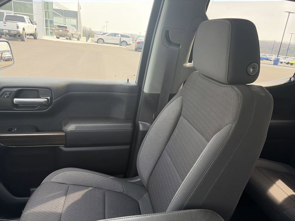 Used 2021 Chevrolet Silverado 1500 LT image 22