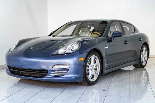 Used 2012 Porsche Panamera 4 image 4