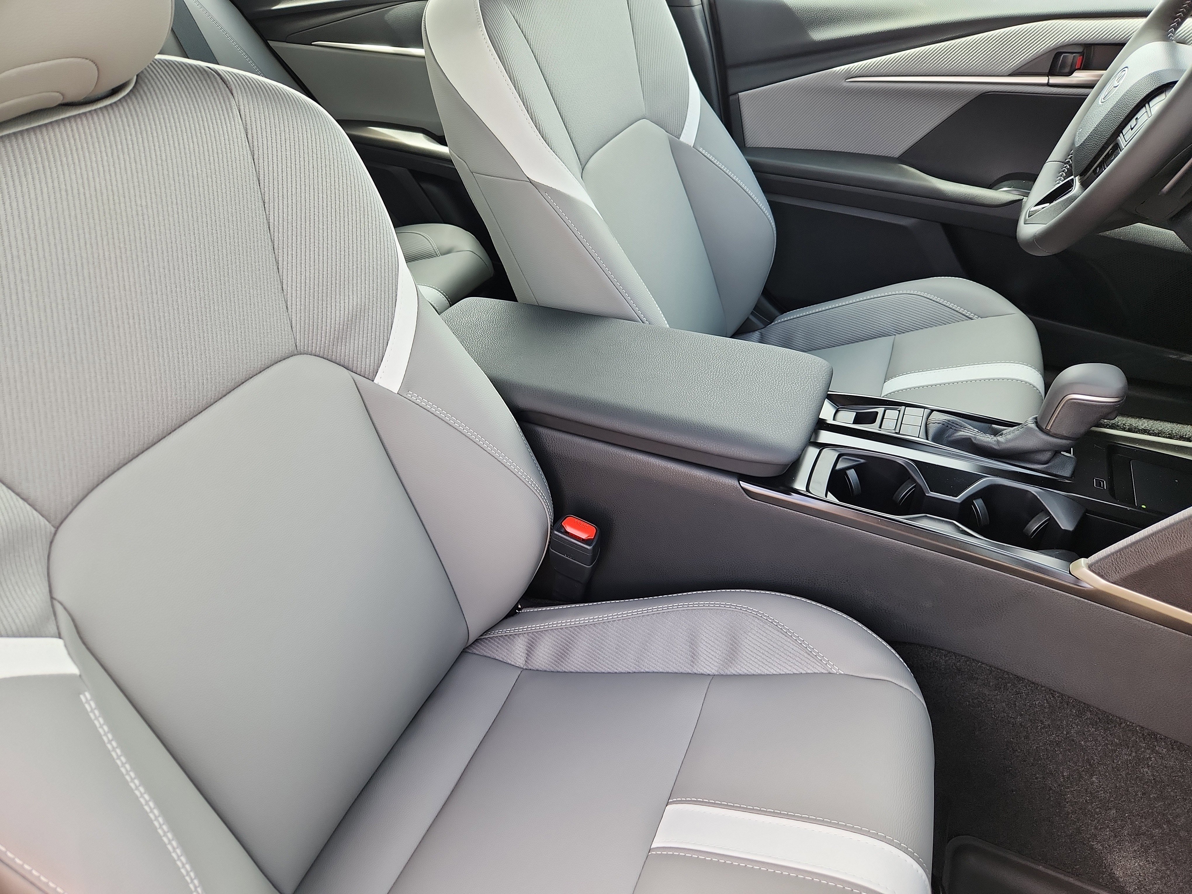 New 2026 Toyota Camry SE w/ Multimedia Upgrade Package image 12