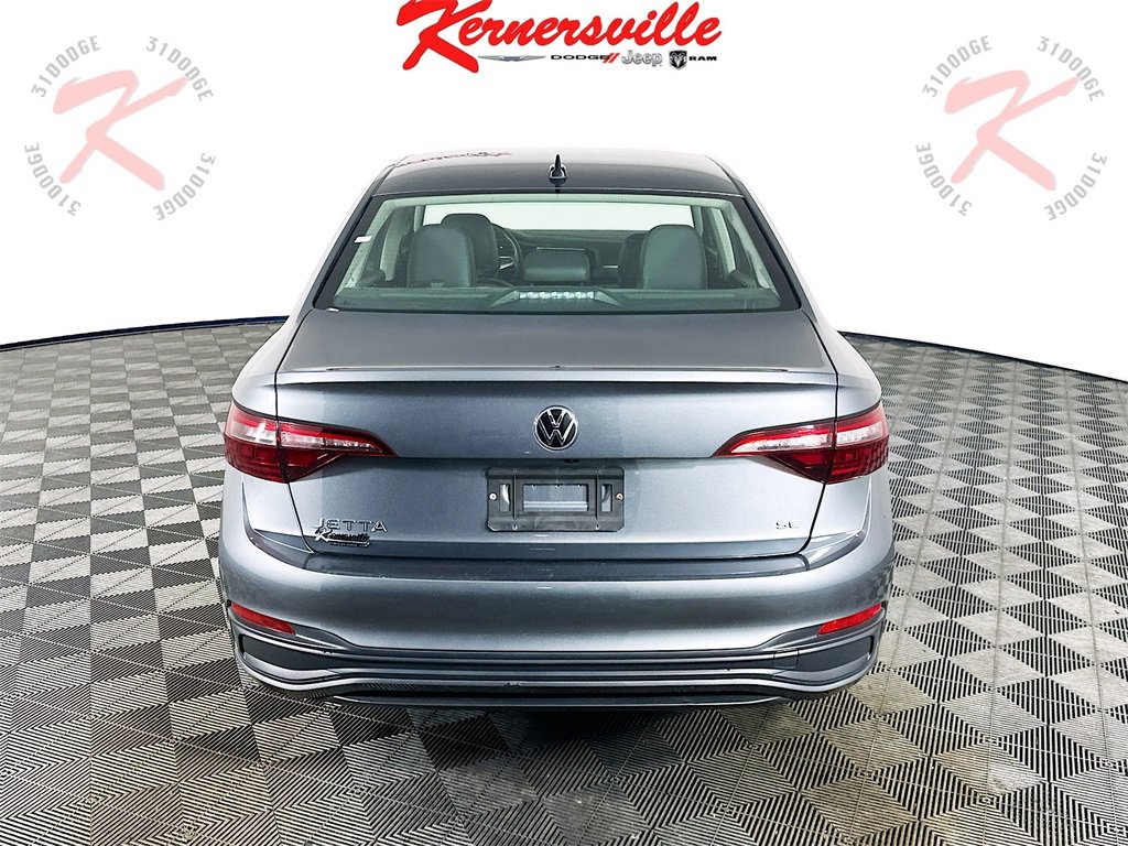 Used 2024 Volkswagen Jetta SE image 6