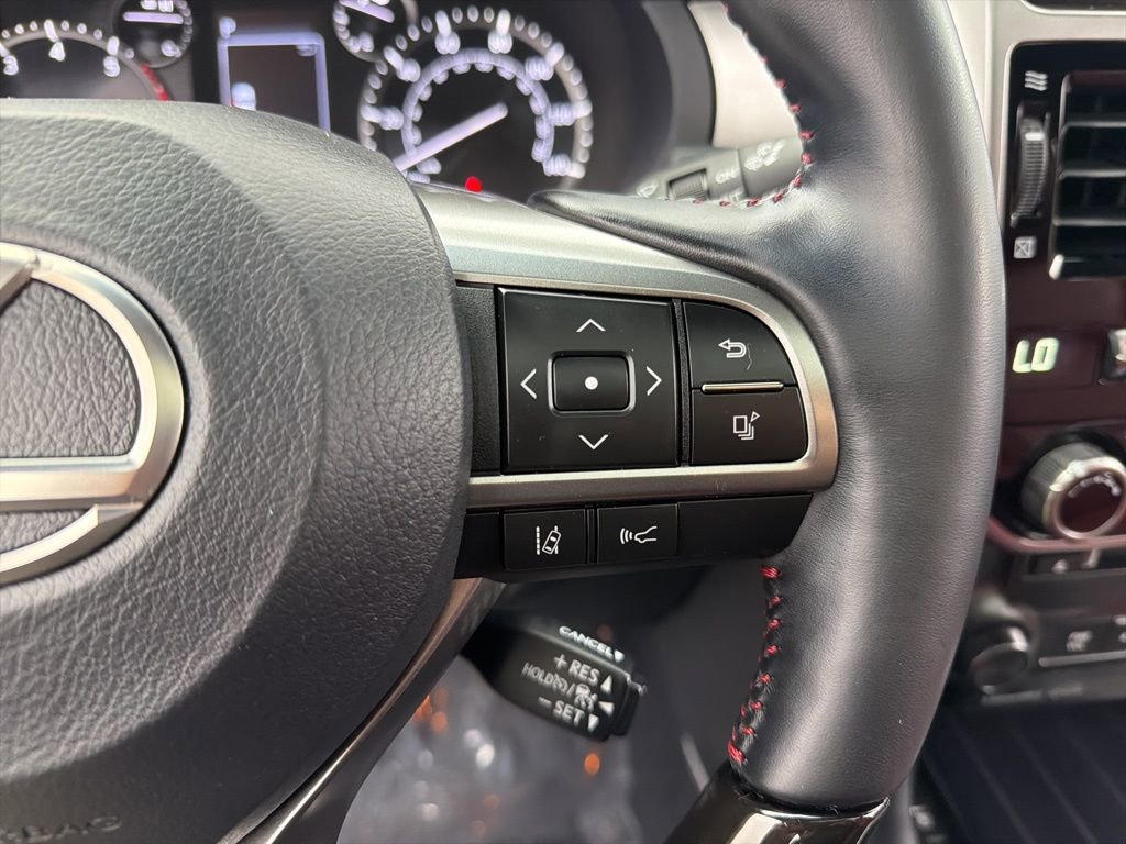 Used 2022 Lexus GX 460 Luxury w/ Off Road Package AWD/4WD image 15