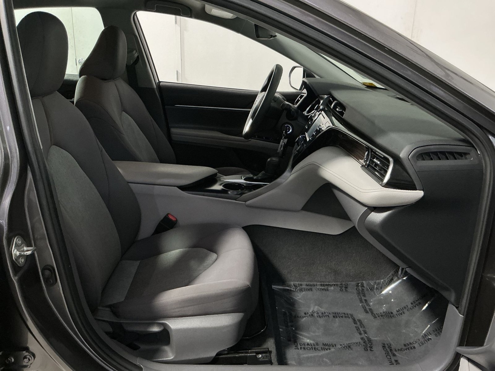 Used 2020 Toyota Camry LE FWD image 26