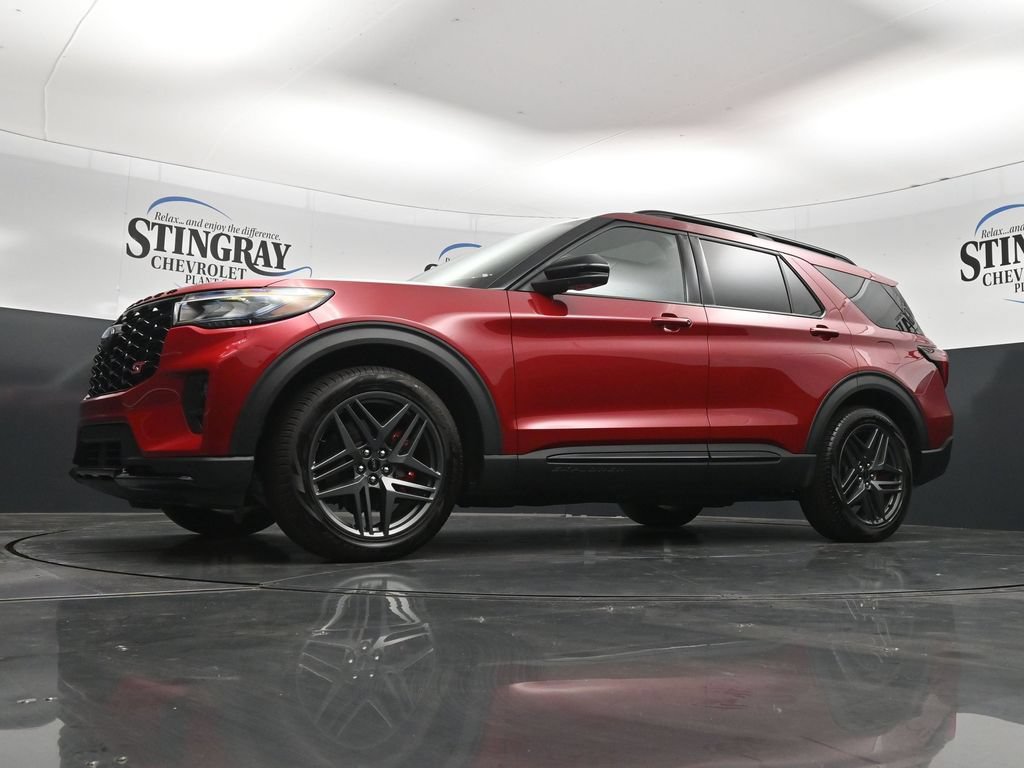 Used 2025 Ford Explorer ST w/ Sun And Sound Package RWD image 28